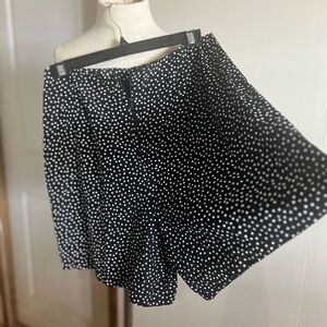 Stylish Black and White Polka Dot Women's Shorts